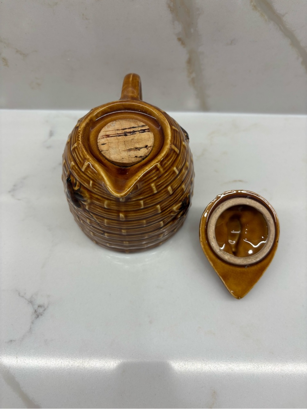 Vintage Brown Glazed Ceramic Honey Pot Bee Hive Jar Pot Raised Bees Cork and Lid - Picture 5 of 8